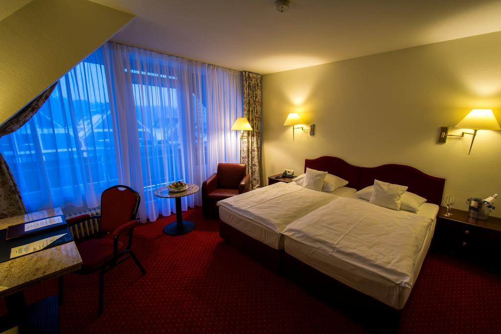 Sachsenwald Hotel Reinbek Dış mekan fotoğraf