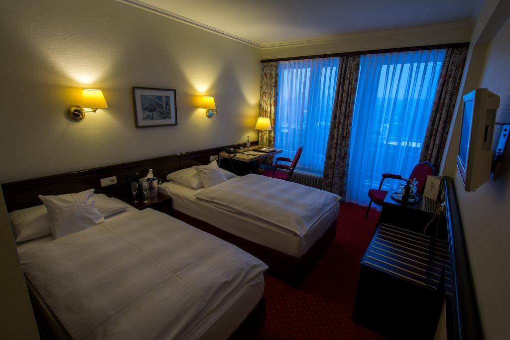 Sachsenwald Hotel Reinbek Dış mekan fotoğraf
