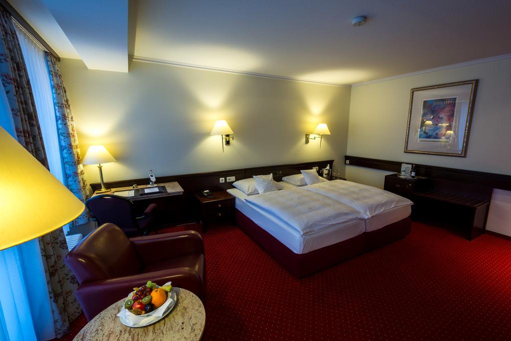 Sachsenwald Hotel Reinbek Dış mekan fotoğraf