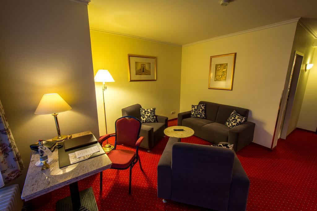 Sachsenwald Hotel Reinbek Dış mekan fotoğraf